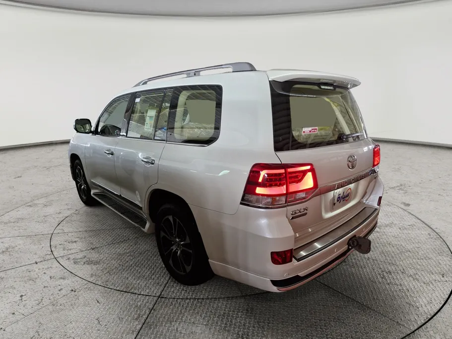 تويوتا لاندكروزر Grand Touring 2021 