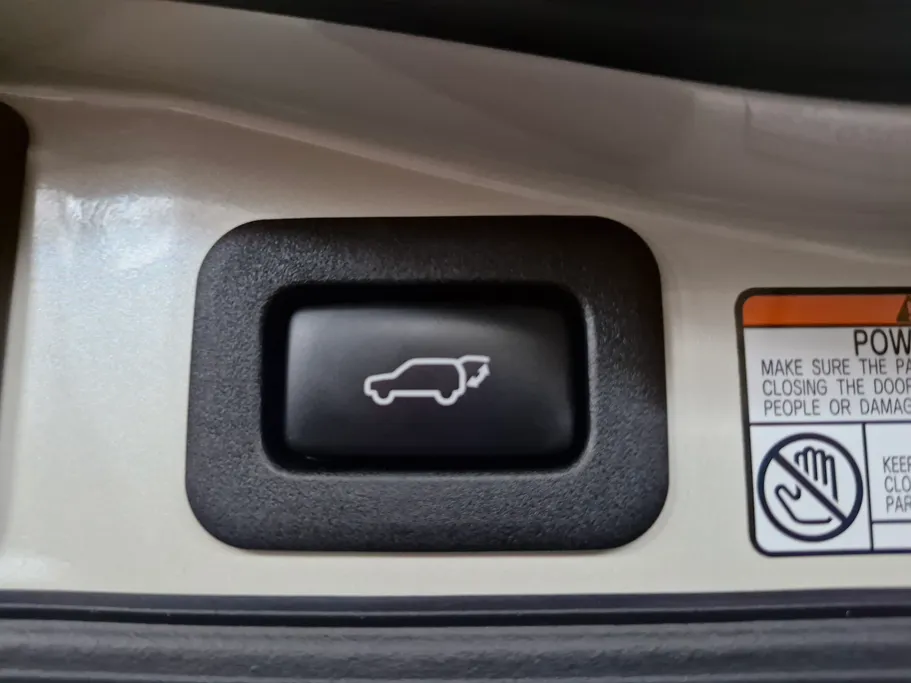 تويوتا لاندكروزر Grand Touring 2021 