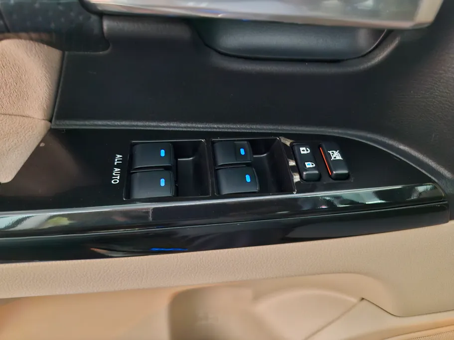 تويوتا لاندكروزر Grand Touring 2021 