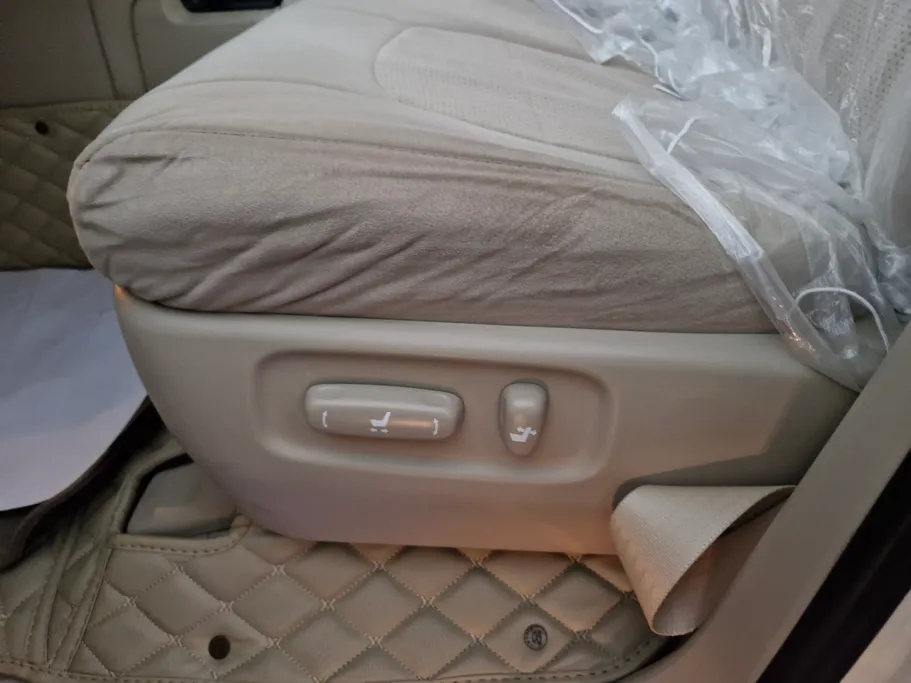 تويوتا لاندكروزر Grand Touring 2021 