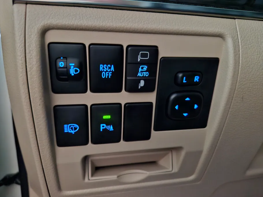 تويوتا لاندكروزر Grand Touring 2021 