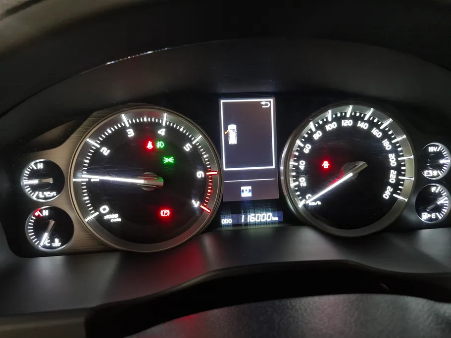 تويوتا لاندكروزر Grand Touring 2021 