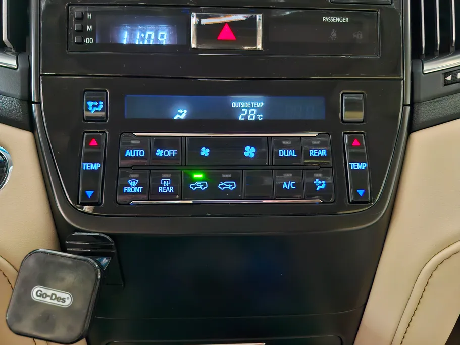 تويوتا لاندكروزر Grand Touring 2021 