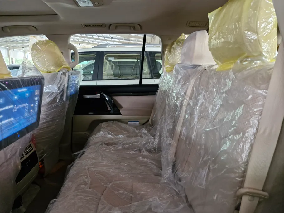 تويوتا لاندكروزر Grand Touring 2021 