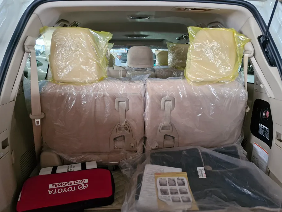 تويوتا لاندكروزر Grand Touring 2021 