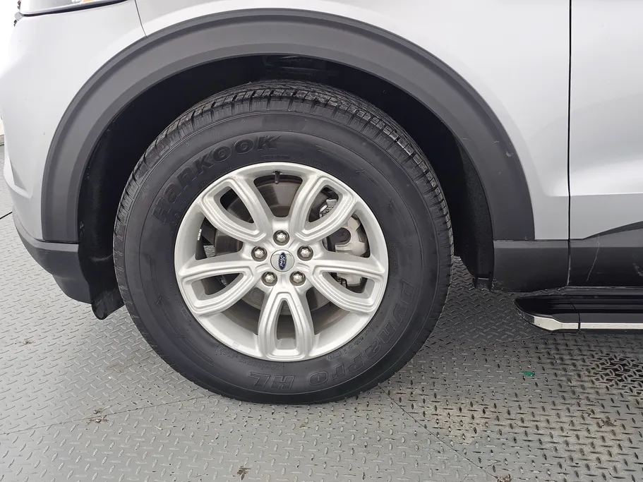 2021 Ford Explorer Standard 