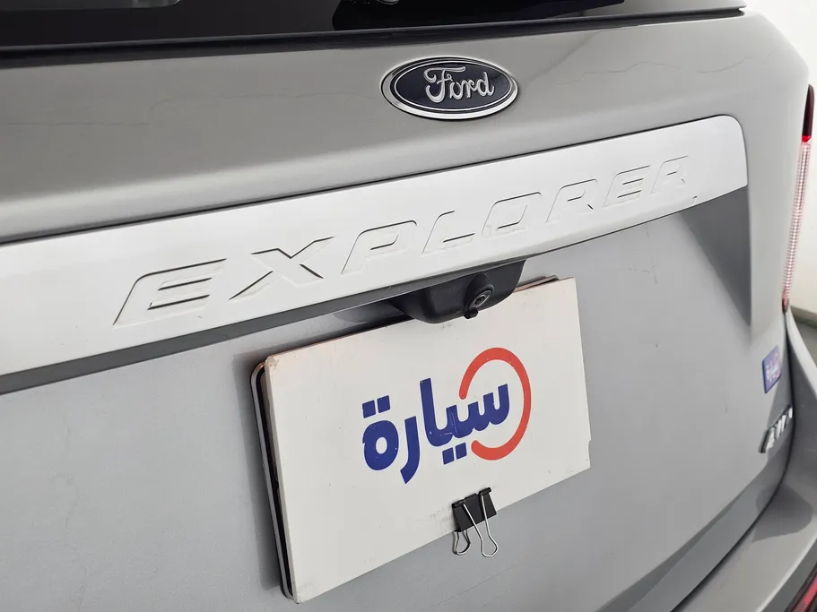 2021 Ford Explorer Standard 