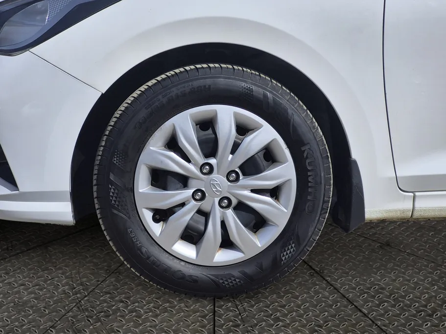 هيونداي اكسنت سمارت 2023 