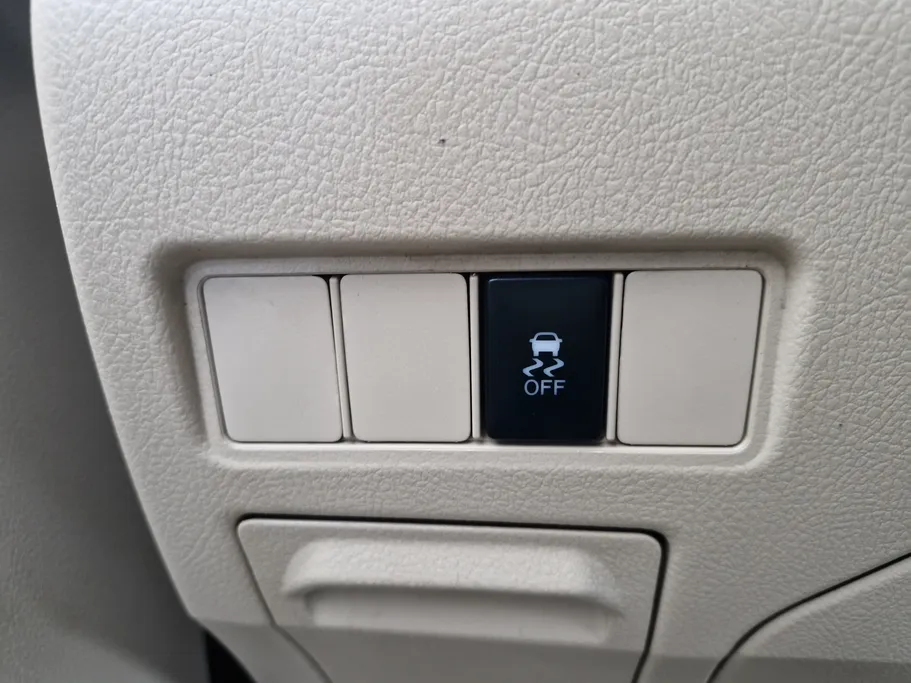 تويوتا يارس Y 2021 