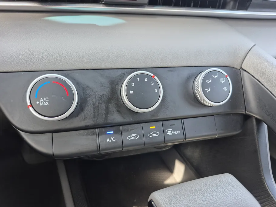 2024 Hyundai Elantra Fleet 