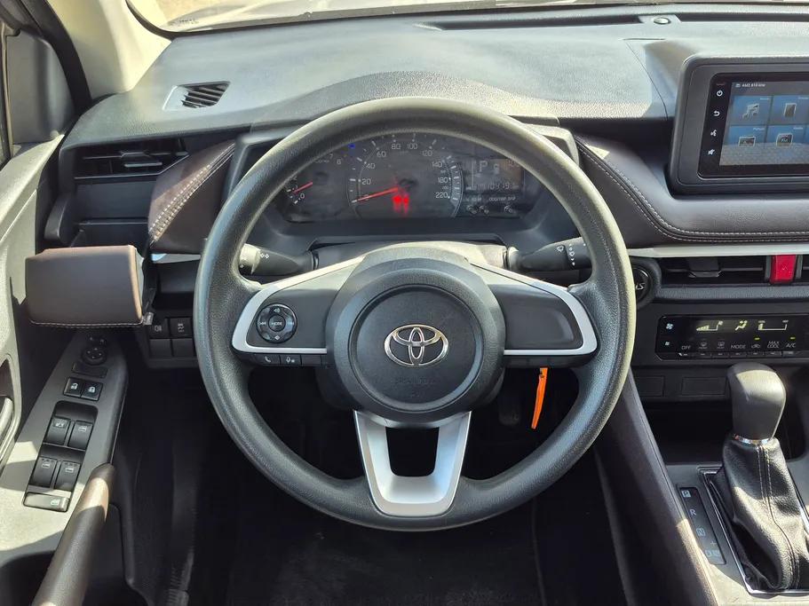 تويوتا يارس Y 2023 