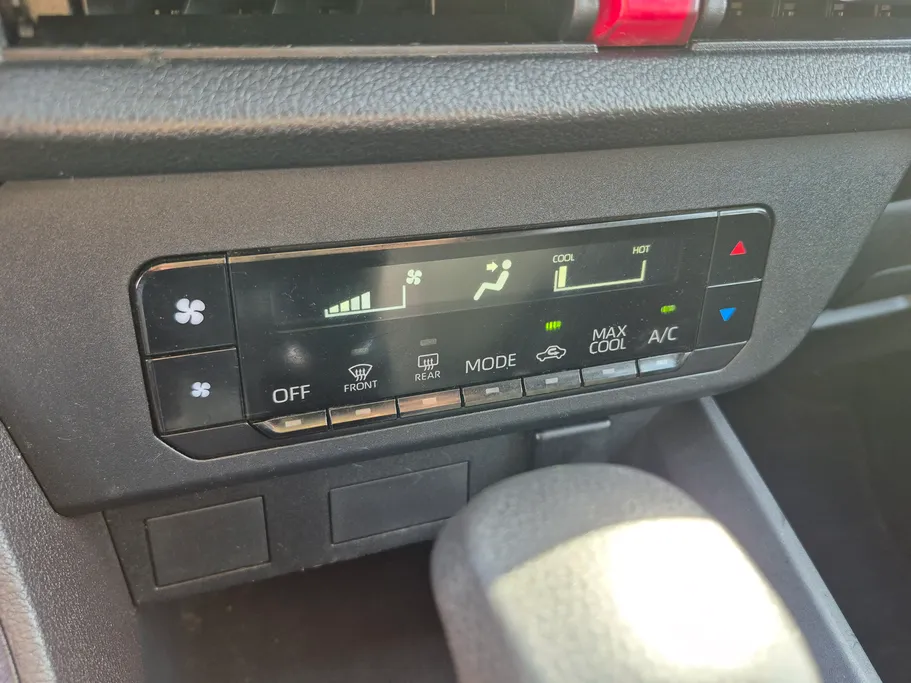 تويوتا يارس Y 2023 