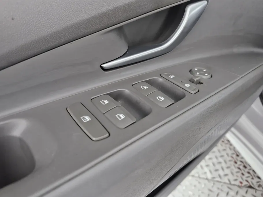 2023 Hyundai Elantra Fleet 