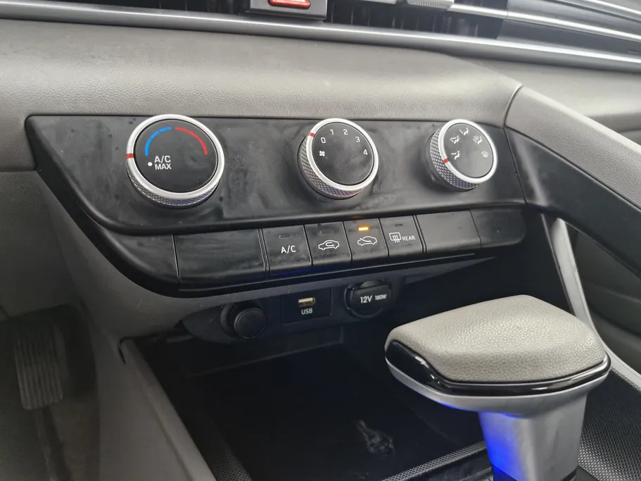 2023 Hyundai Elantra Fleet 