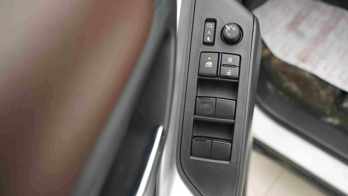 2026 Toyota Innova VIP7 HEV 