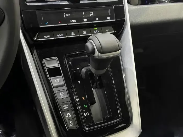 2026 Toyota Innova VIP7 HEV 