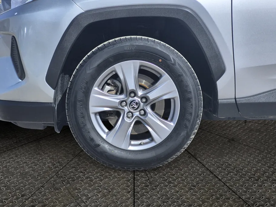 تويوتا راف فور LE 2024 