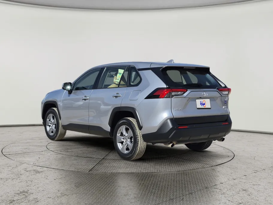 تويوتا راف فور LE 2024 