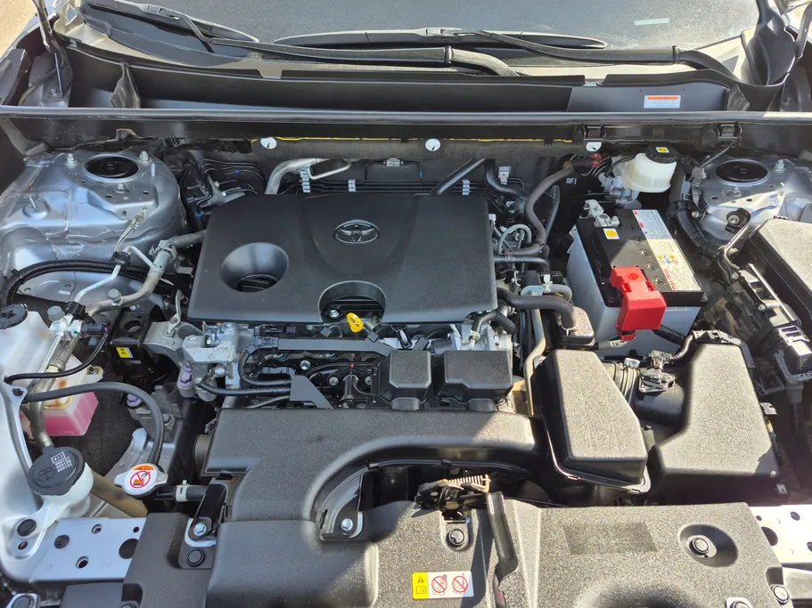 تويوتا راف فور LE 2024 