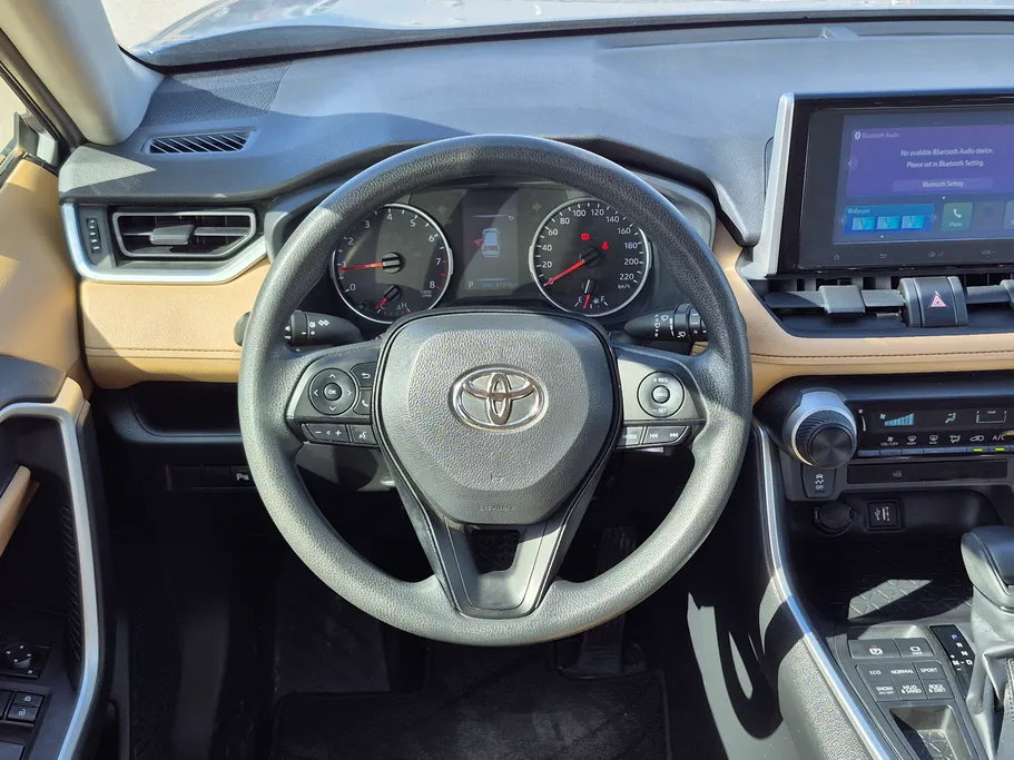 تويوتا راف فور LE 2024 