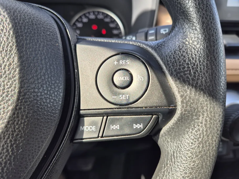 تويوتا راف فور LE 2024 