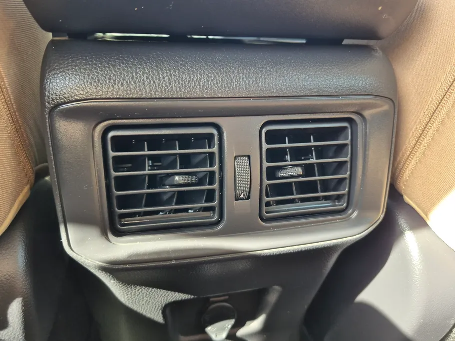 تويوتا راف فور LE 2024 