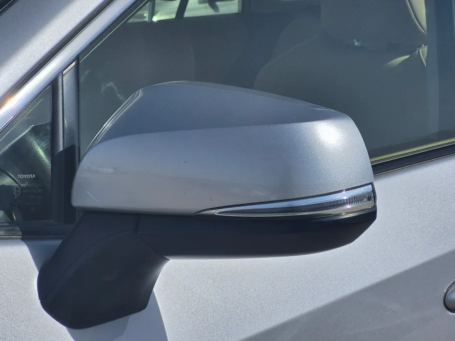 تويوتا راف فور LE 2024 