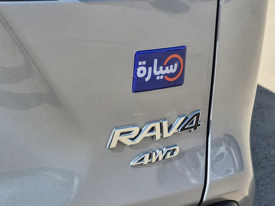 تويوتا راف فور LE 2024 