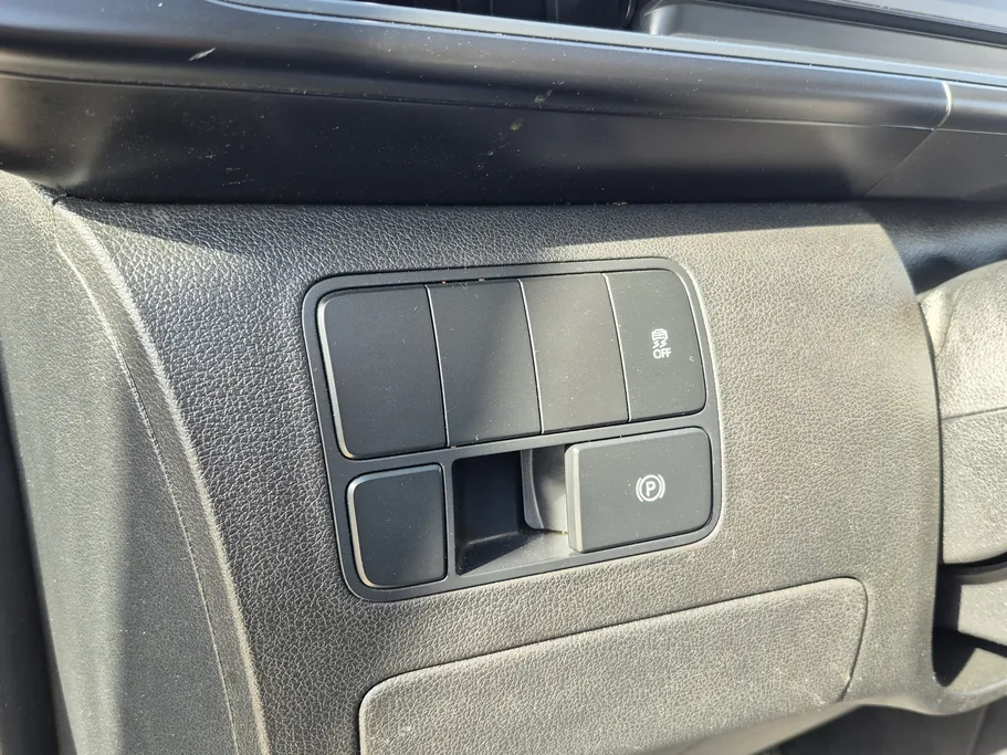 هيونداي ستاريا سمارت 9 مقاعد 2023 