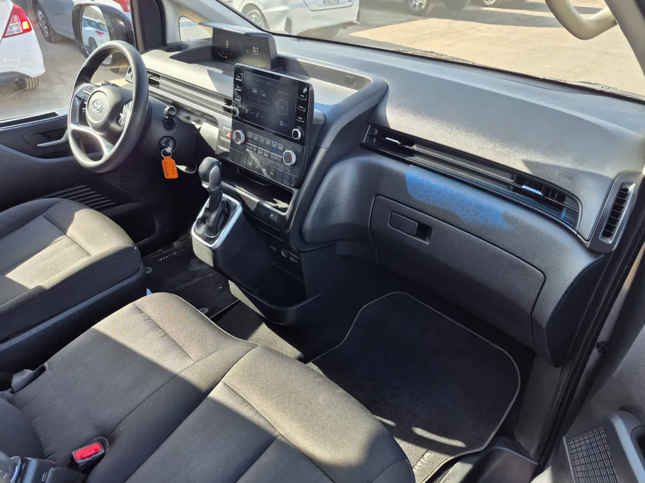 هيونداي ستاريا سمارت 9 مقاعد 2023 