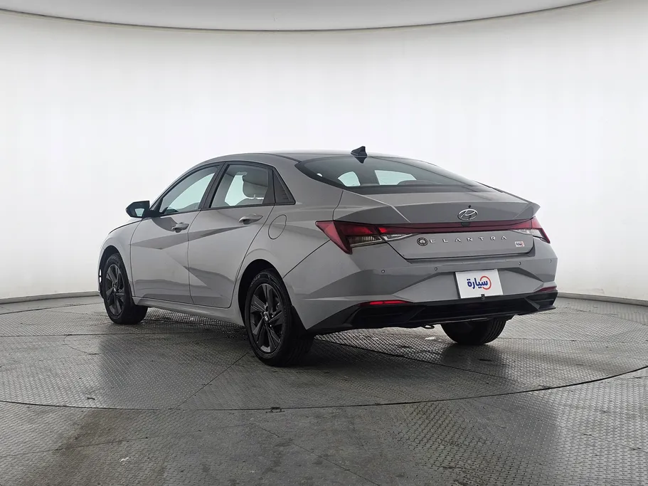 2023 Hyundai Elantra Smart 