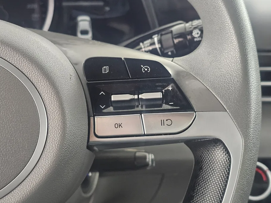 2023 Hyundai Elantra Smart 