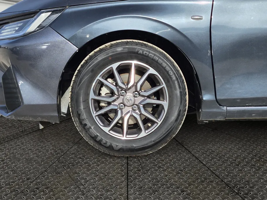 2023 Toyota Yaris  Y 