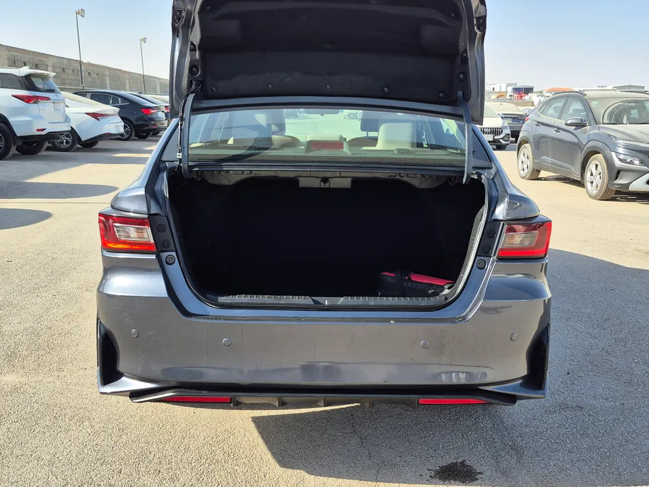 2023 Toyota Yaris  Y 