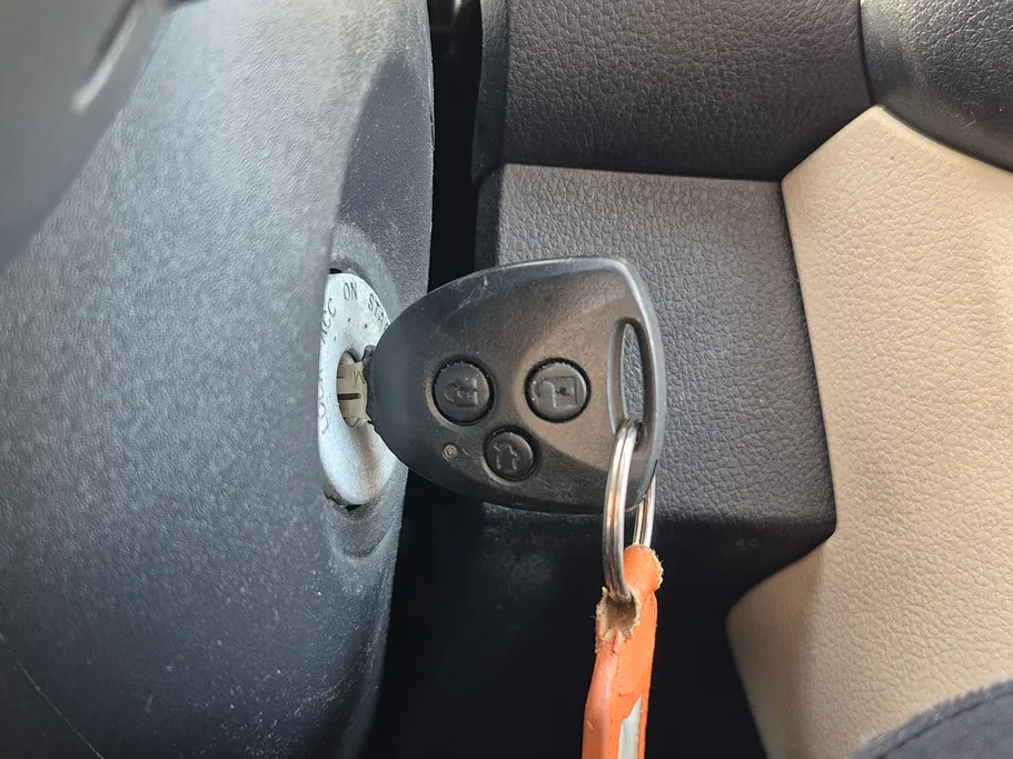 2023 Toyota Yaris  Y 