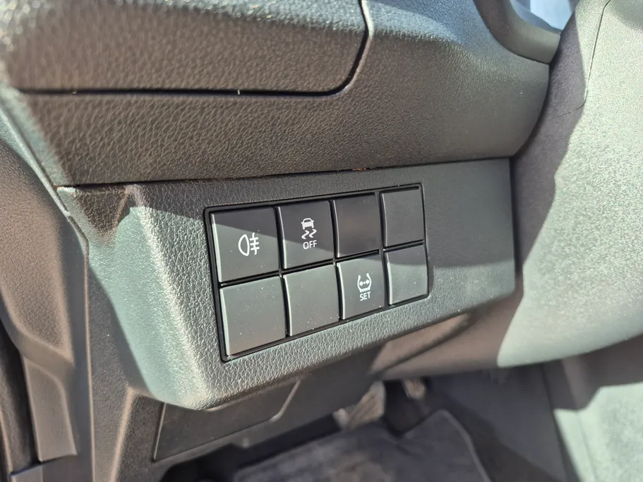 2023 Toyota Yaris  Y 