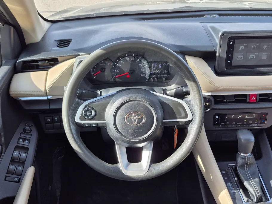 2023 Toyota Yaris  Y 