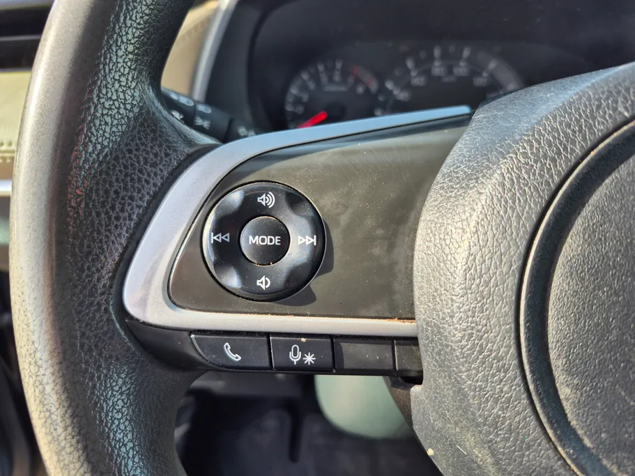 2023 Toyota Yaris  Y 