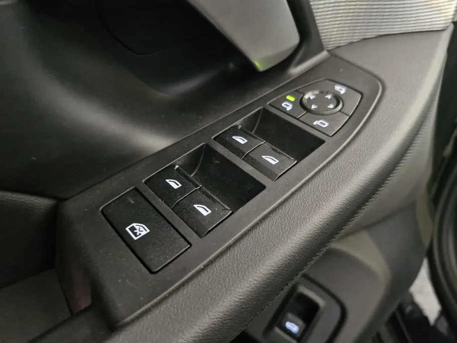 بي ام دبليو الفئة الخامسة 520i 2024 