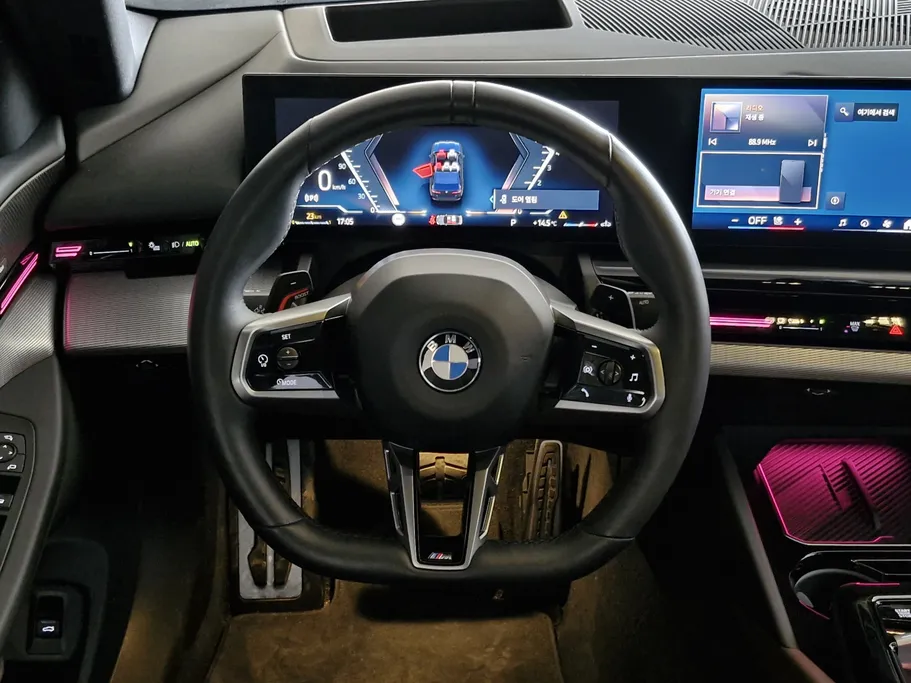 بي ام دبليو الفئة الخامسة 520i 2024 