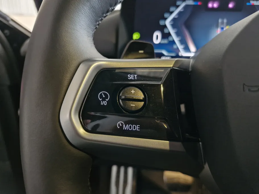 بي ام دبليو الفئة الخامسة 520i 2024 