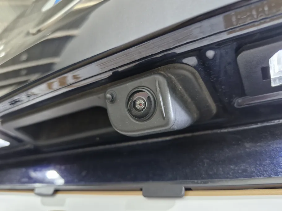 بي ام دبليو الفئة الخامسة 520i 2024 