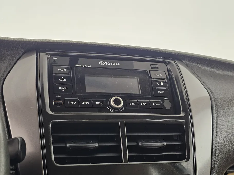 2021 Toyota Yaris  Y 