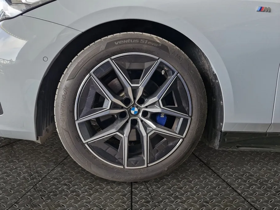 بي ام دبليو الفئة الخامسة 520i 2024 