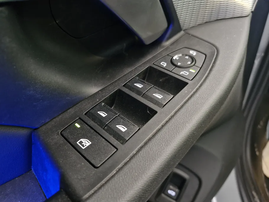 بي ام دبليو الفئة الخامسة 520i 2024 