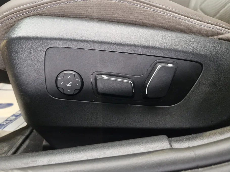 بي ام دبليو الفئة الخامسة 520i 2024 