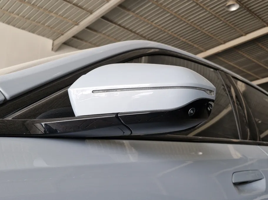 بي ام دبليو الفئة الخامسة 520i 2024 