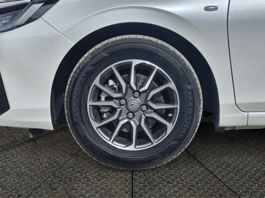 تويوتا يارس Y 2024 