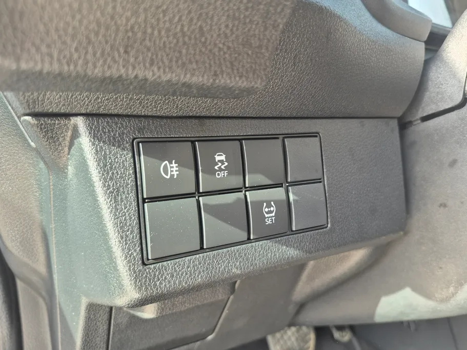 تويوتا يارس Y 2024 