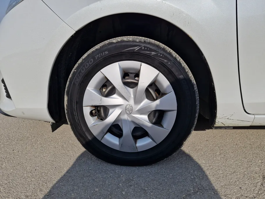 2022 Toyota Yaris  Y 